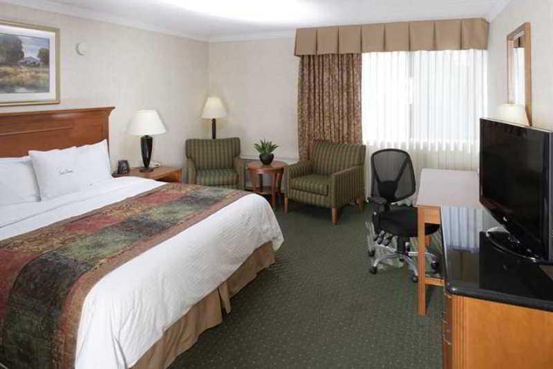 Doubletree By Hilton Madison Downtown Hotel Eksteriør billede