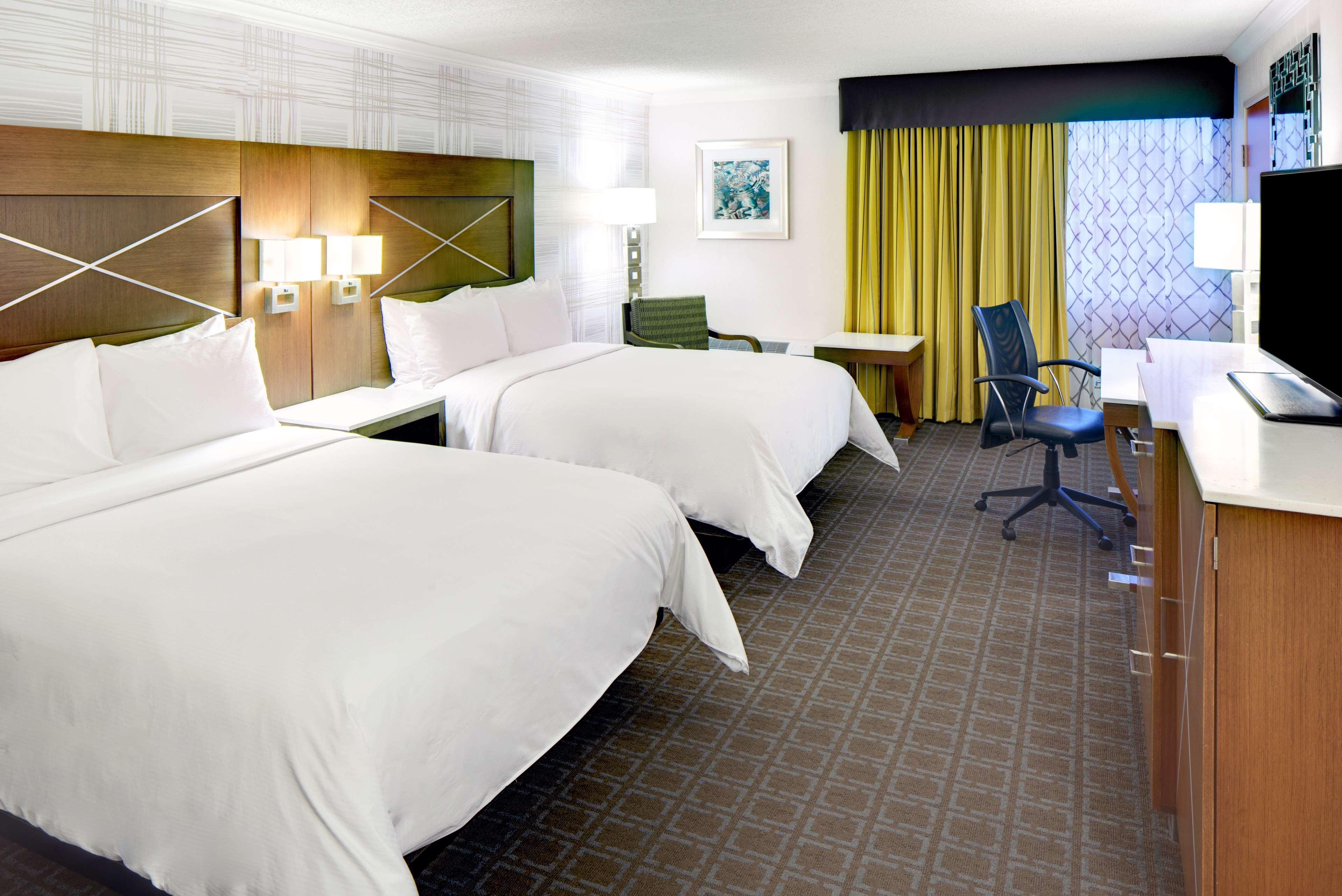 Doubletree By Hilton Madison Downtown Hotel Eksteriør billede