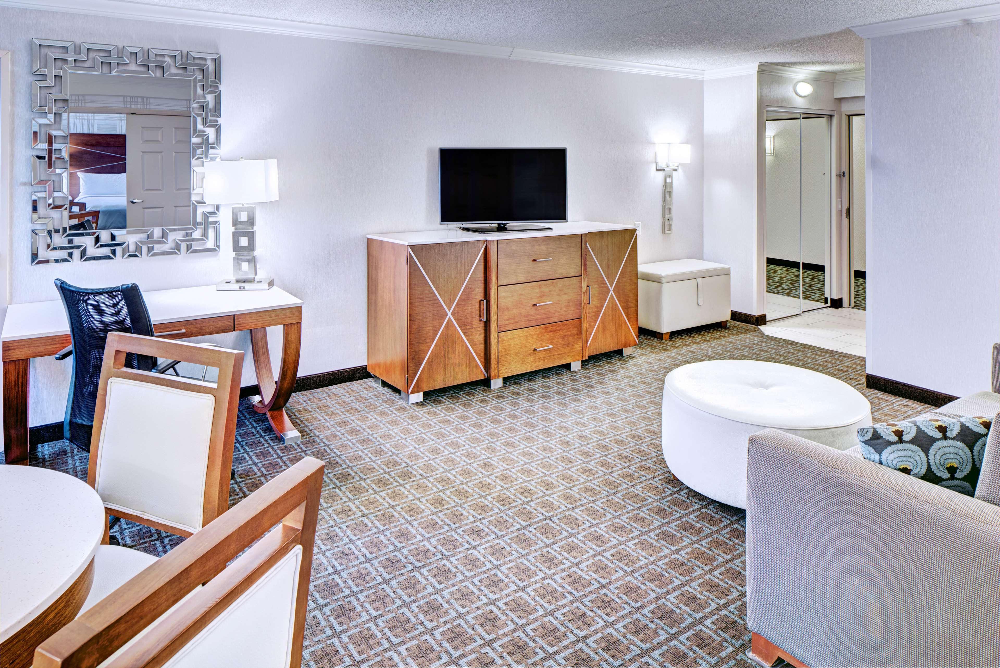 Doubletree By Hilton Madison Downtown Hotel Eksteriør billede