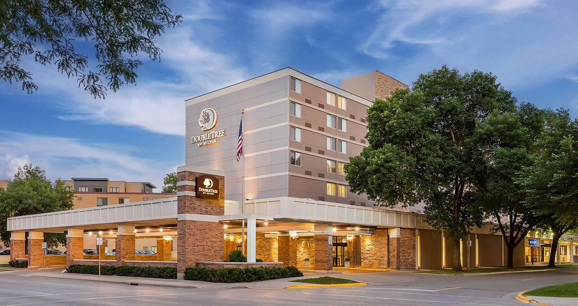 Doubletree By Hilton Madison Downtown Hotel Eksteriør billede