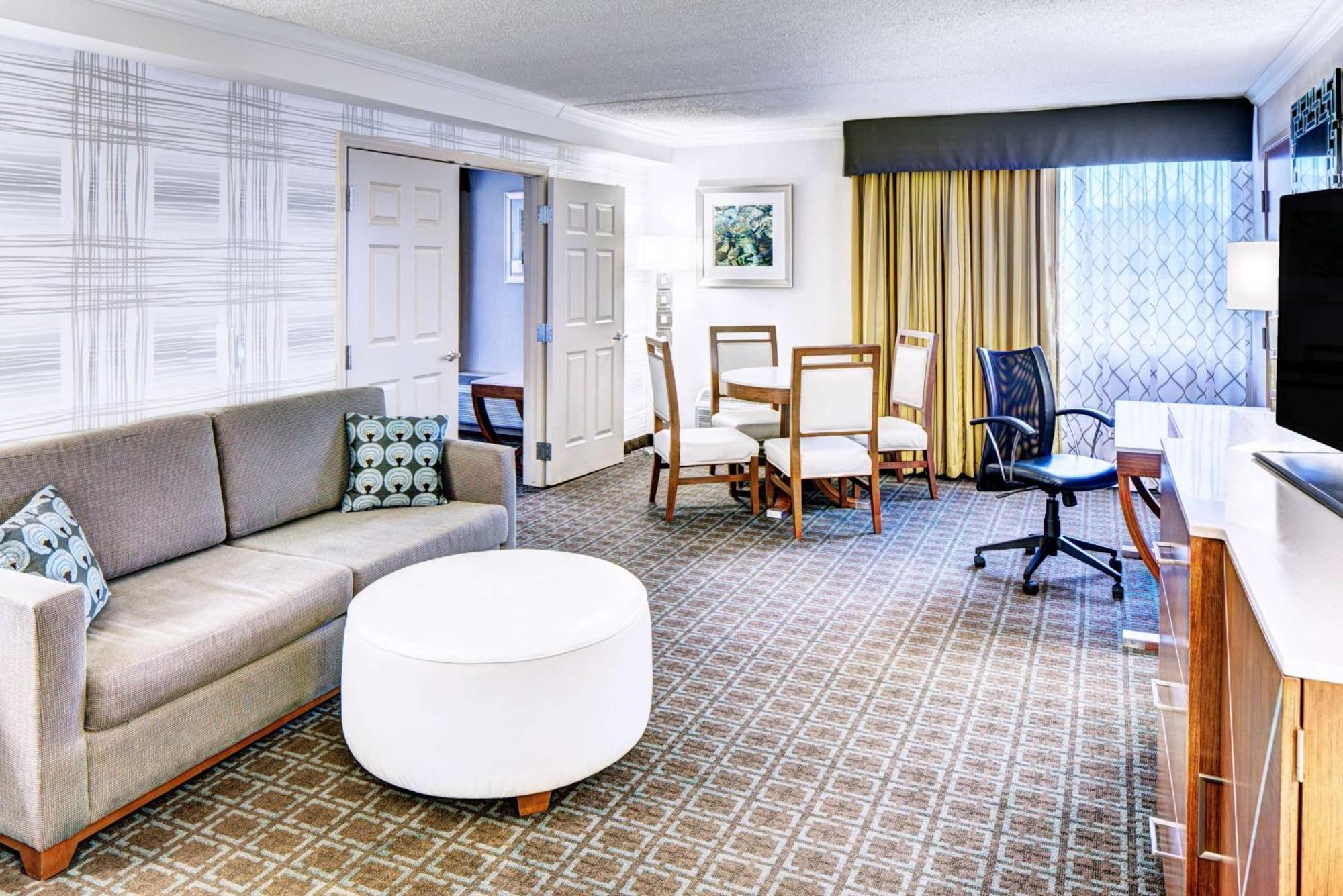 Doubletree By Hilton Madison Downtown Hotel Eksteriør billede